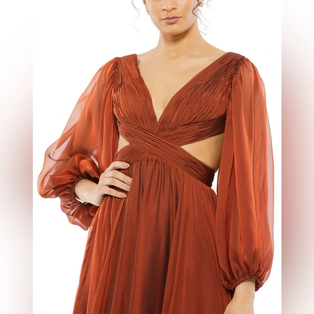 Mac Duggal Women's Pleated Cut Out Long Sleeve Lace Up Tiered Gown Size 2 - Picture 3 of 6